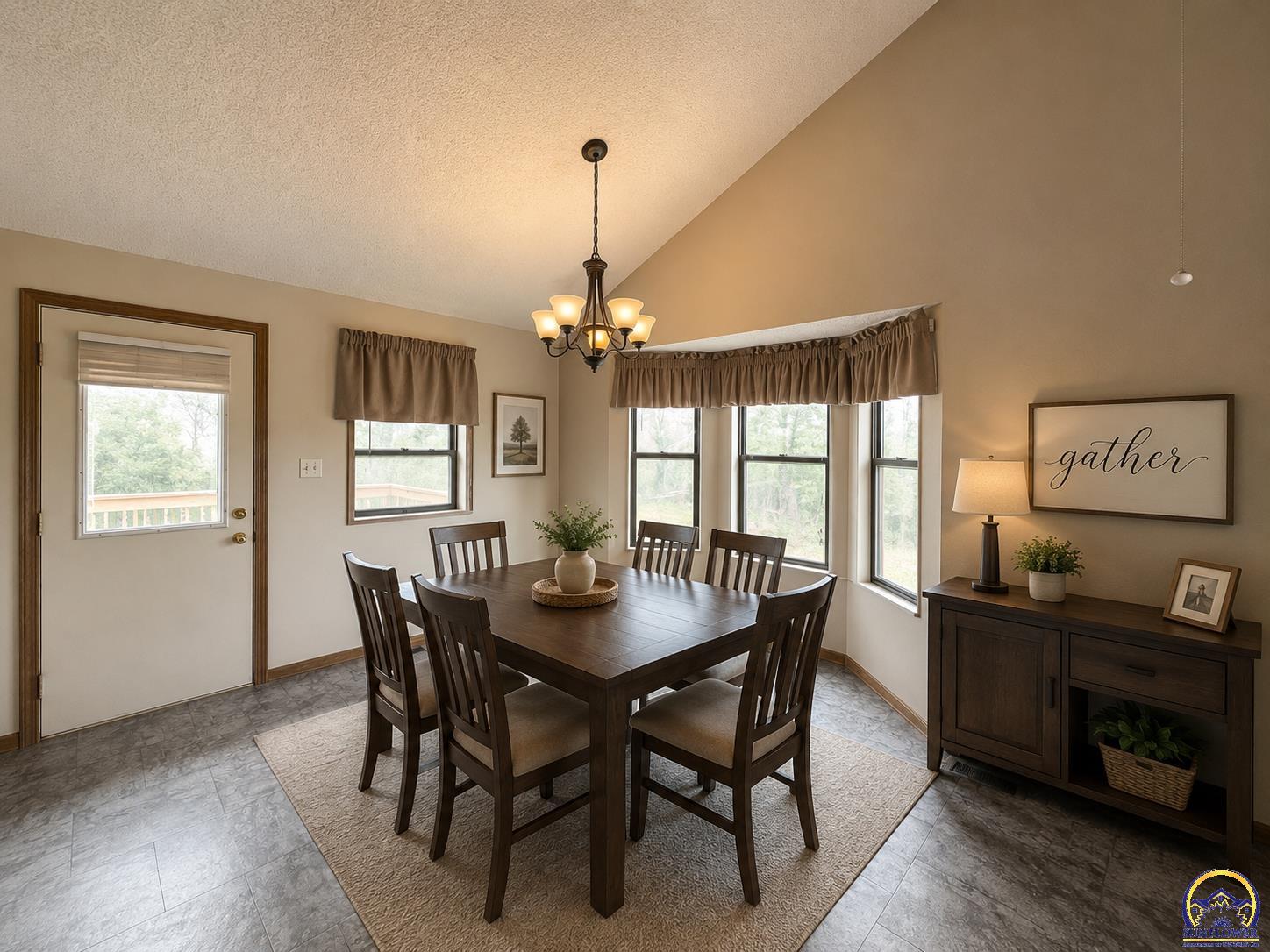 2514 Southwest Maxfield Road Topeka, KS 66614 - Photo 12 of 37