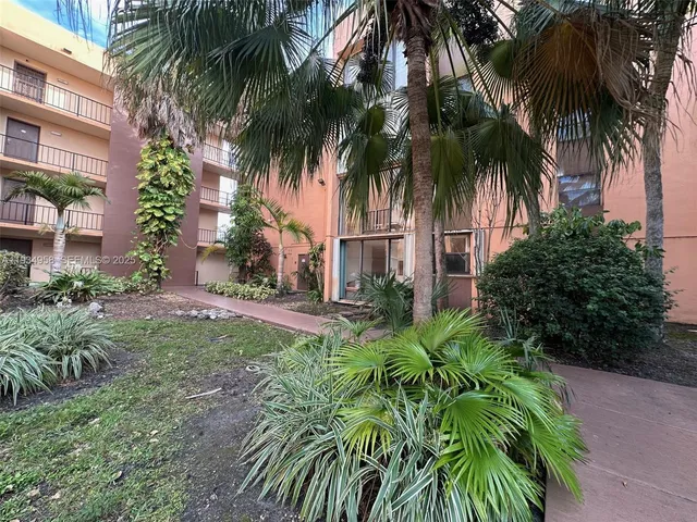 $2,100 | 9420 West Flagler Street, Unit 107, Miami, FL 33174