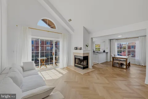 $480,000 | 408 Ridgepoint Place, Unit 40838, Gaithersburg, MD 20878