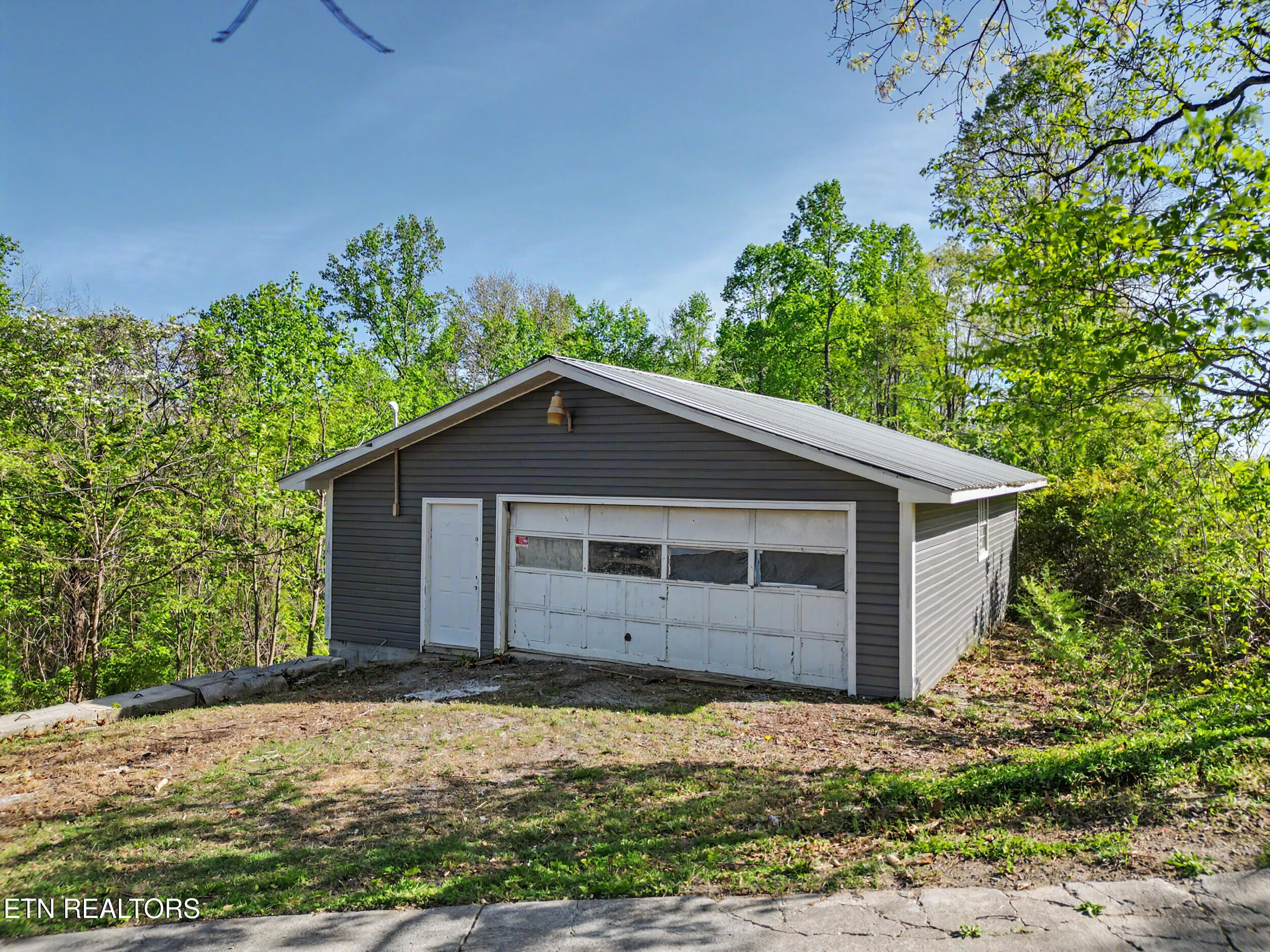 138 South Gaylor Road La Follette, TN 37766 - Photo 41 of 45 36_dji_0135