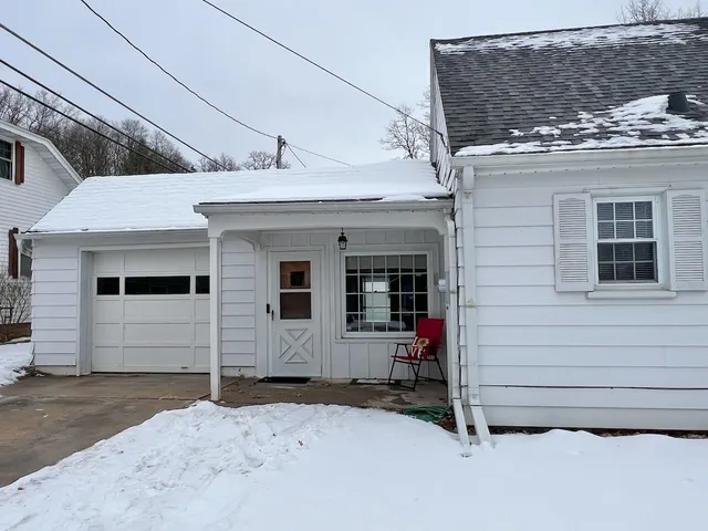 $210,000 | 239 East 7th Street, Richland Center, WI 53581