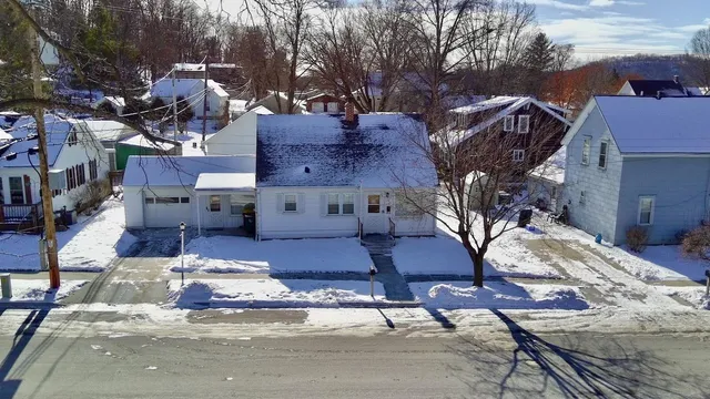 $210,000 | 239 East 7th Street, Richland Center, WI 53581