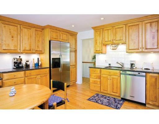 47 Wayne Road Newton, MA 02459 - Photo 4 of 6