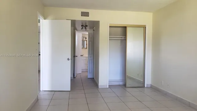 $1,650 | 950 Hillcrest Drive, Unit 207, Hollywood, FL 33021