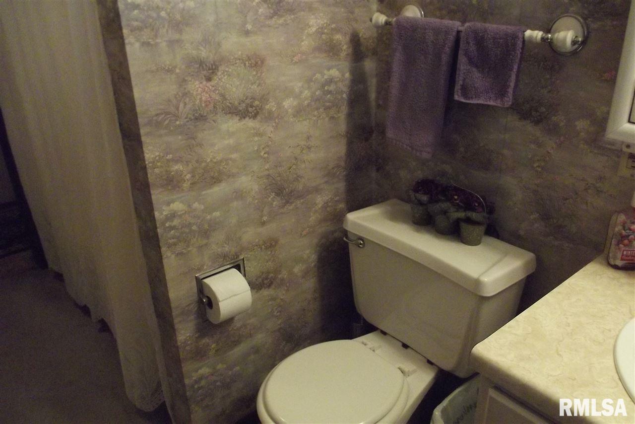 3813 Utica Ridge Road Bettendorf, IA 52722 - Photo 9 of 17 Gallery Image 9