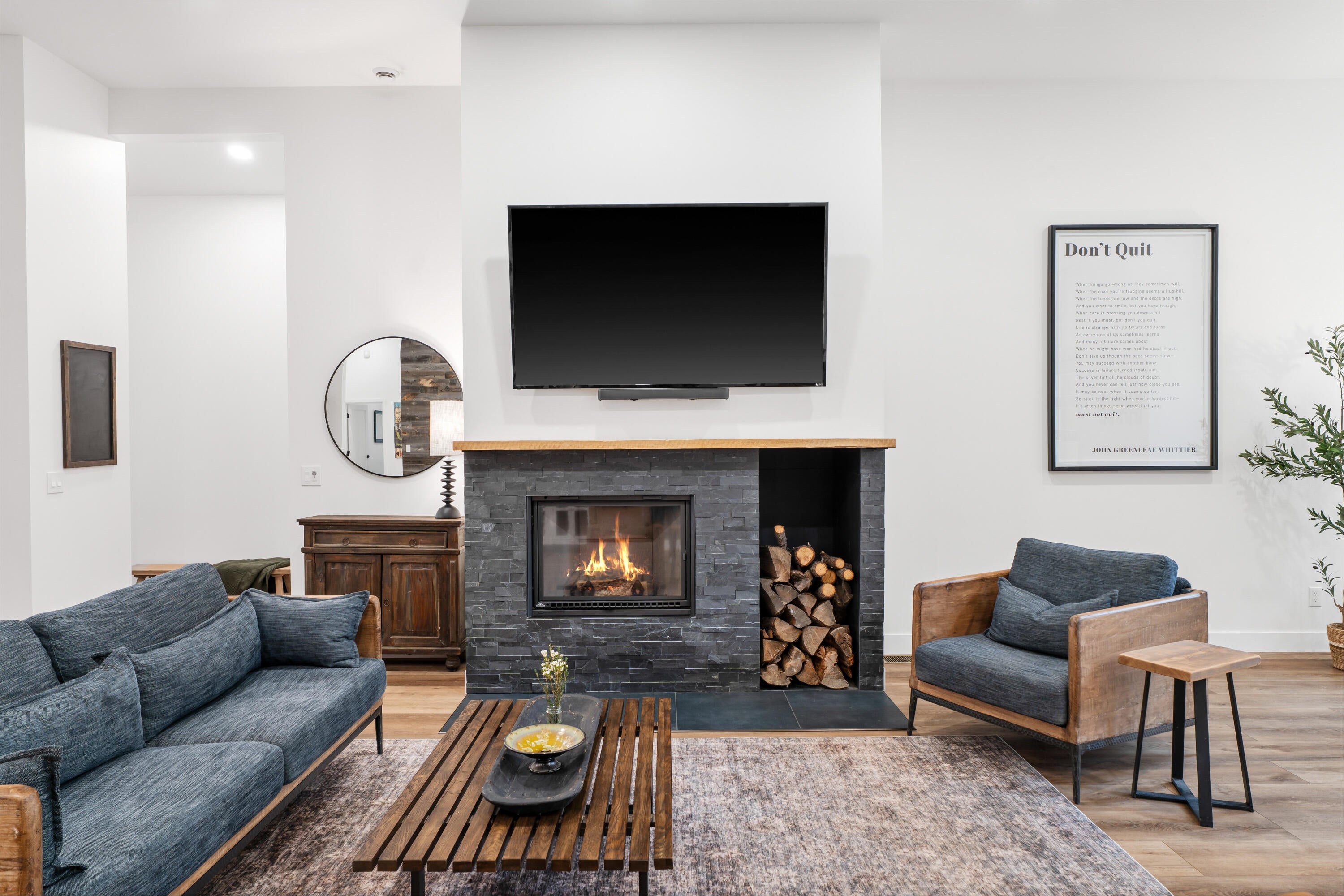17133 Norwalk Road Bend, OR 97707 - Photo 25 of 58 17-Living Room