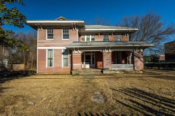 $169,900 | 195 North Walthall Street, Holly Springs, MS 38635