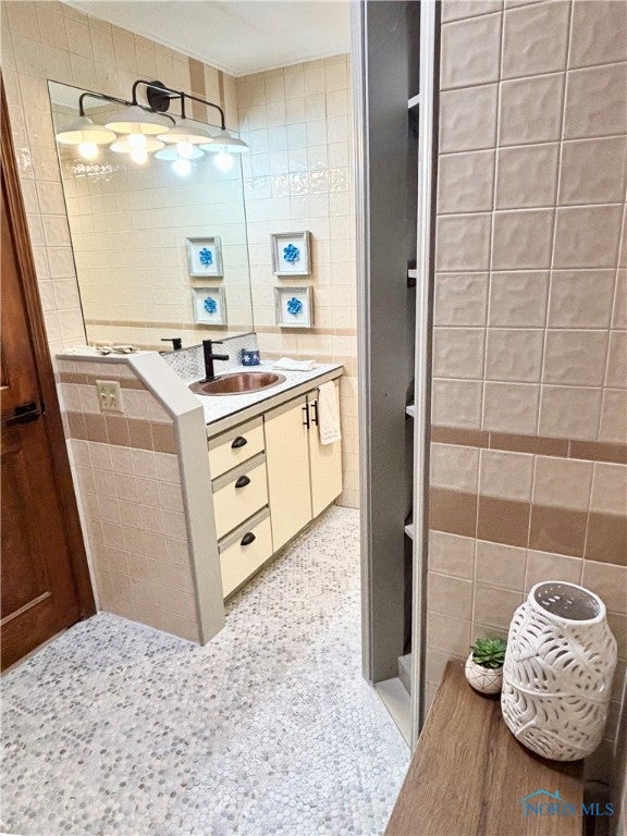 6853 Seaman Road Oregon, OH 43616 - Photo 15 of 50 Main floor 1st bathroom