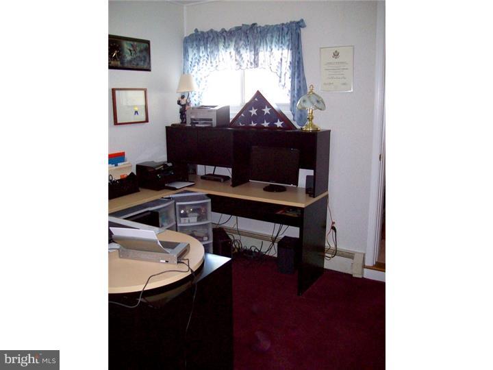 71 Gridiron Road Levittown, PA 19057 - Photo 20 of 25 Office / Study