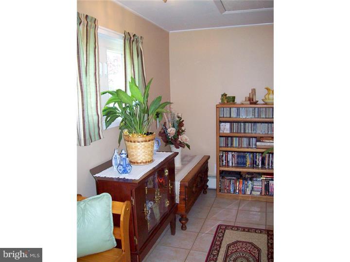 71 Gridiron Road Levittown, PA 19057 - Photo 3 of 25 Foyer