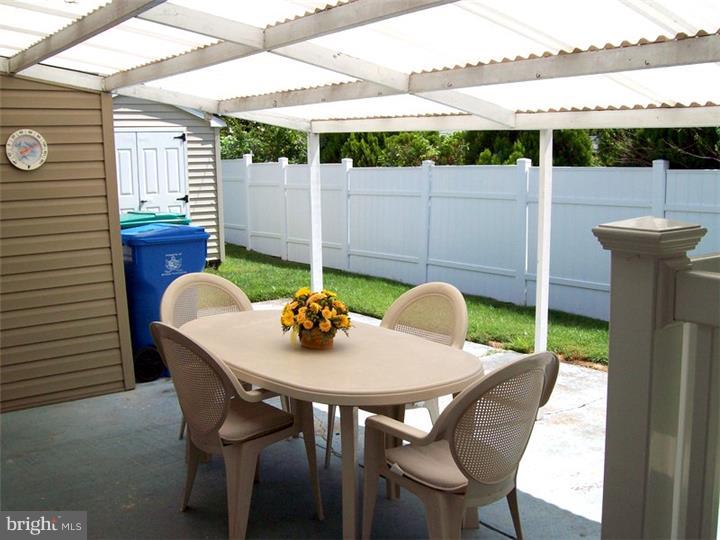 71 Gridiron Road Levittown, PA 19057 - Photo 22 of 25 Patio