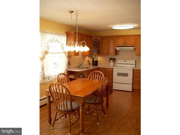 71 Gridiron Road Levittown, PA 19057 - Photo 6 of 25 Kitchen