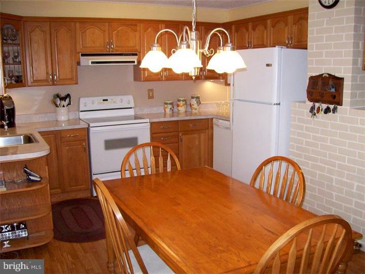 71 Gridiron Road Levittown, PA 19057 - Photo 7 of 25 Kitchen