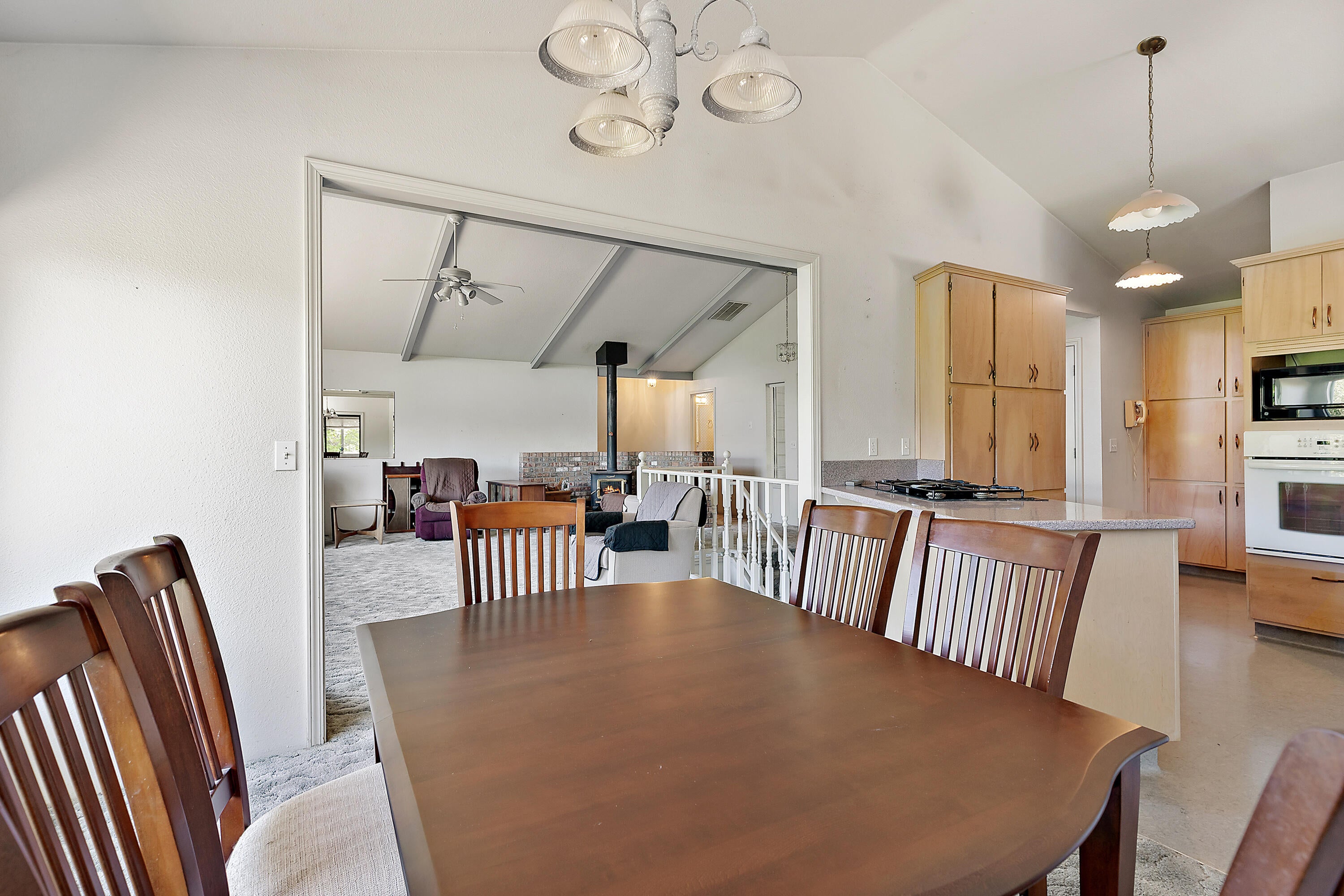 1194 Granite Hill Road Grants Pass, OR 97526 - Photo 23 of 60 JJ