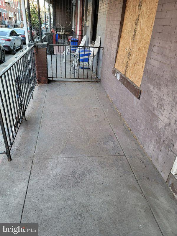 2238 Pierce Street Philadelphia, PA 19145 - Photo 5 of 9 a view of street with sitting area