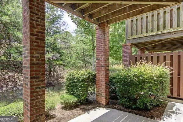 a view of a backyard with plants