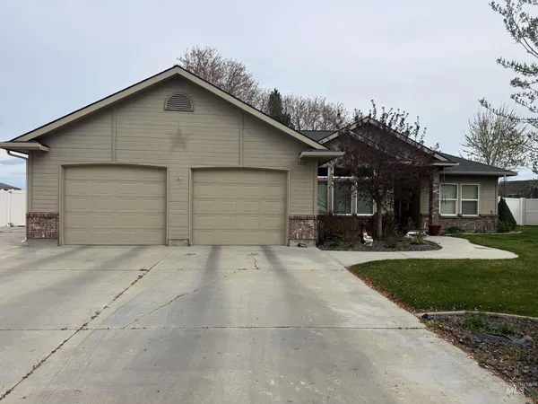 $1 | 1202 Jessica Avenue, Fruitland, ID 83619