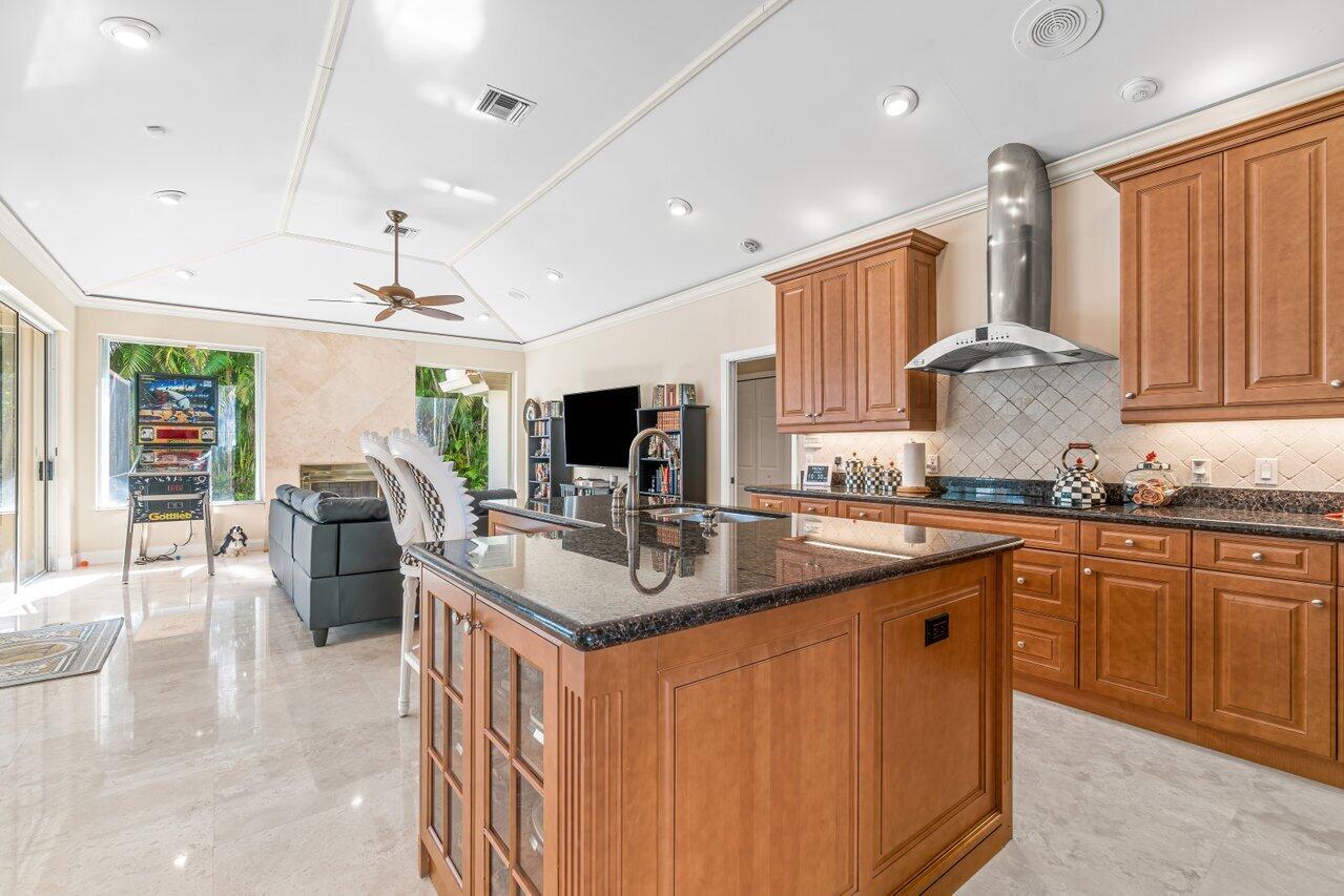 4626 Bocaire Boulevard Boca Raton, FL 33487 - Photo 15 of 47 017-4626BocaireBoulevard-BocaRaton-FL-33