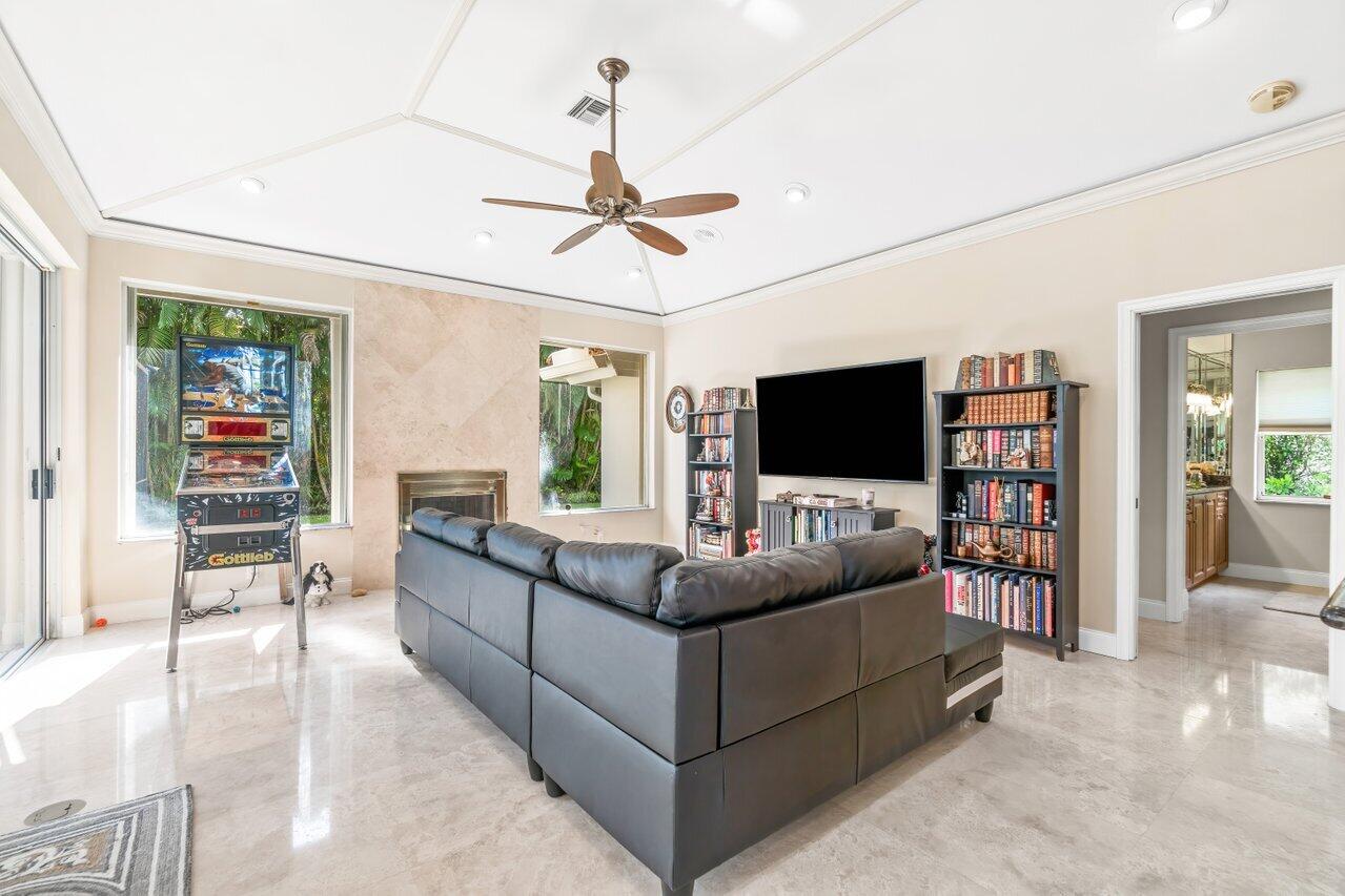 4626 Bocaire Boulevard Boca Raton, FL 33487 - Photo 16 of 47 018-4626BocaireBoulevard-BocaRaton-FL-33