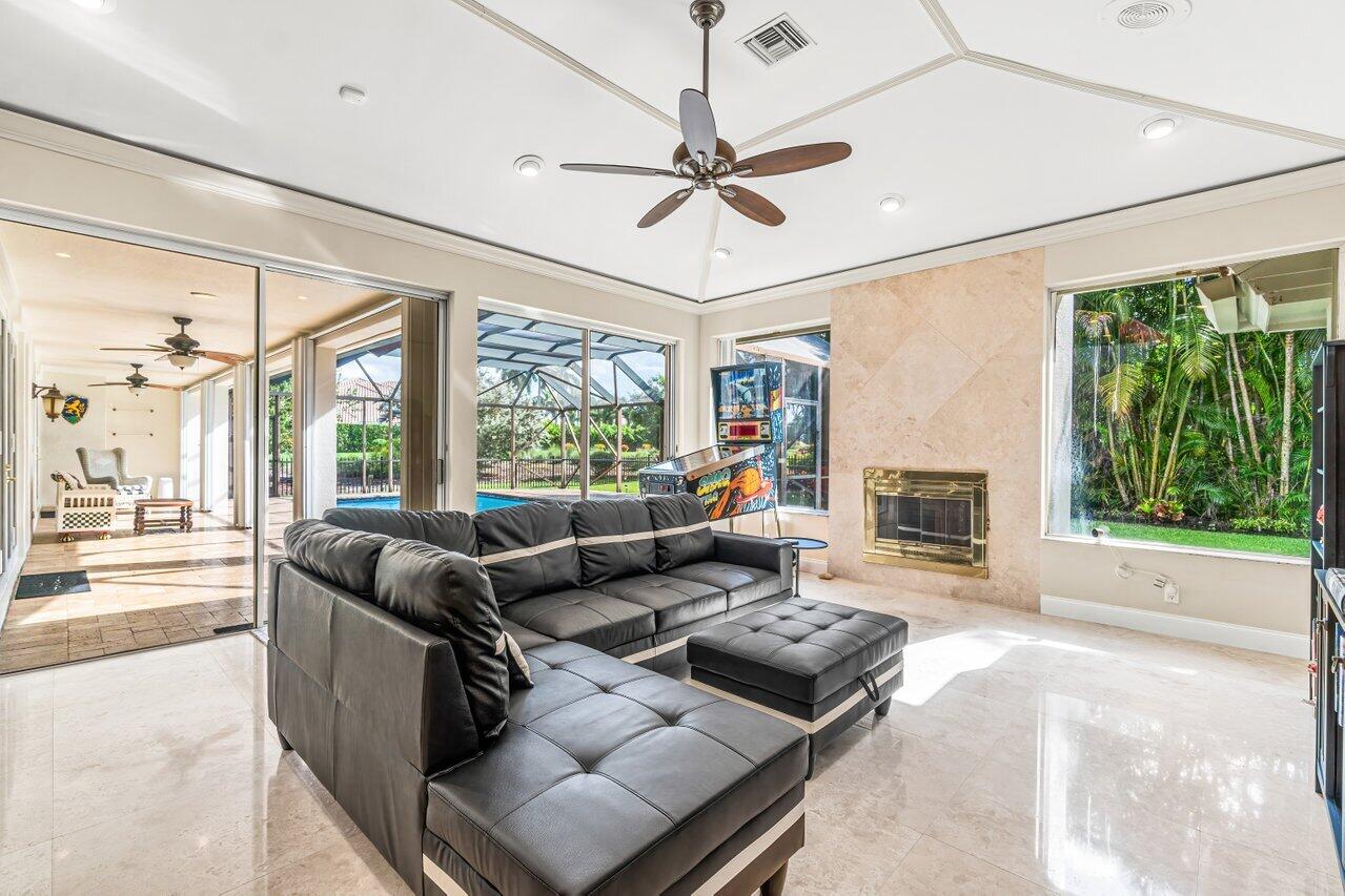4626 Bocaire Boulevard Boca Raton, FL 33487 - Photo 17 of 47 019-4626BocaireBoulevard-BocaRaton-FL-33