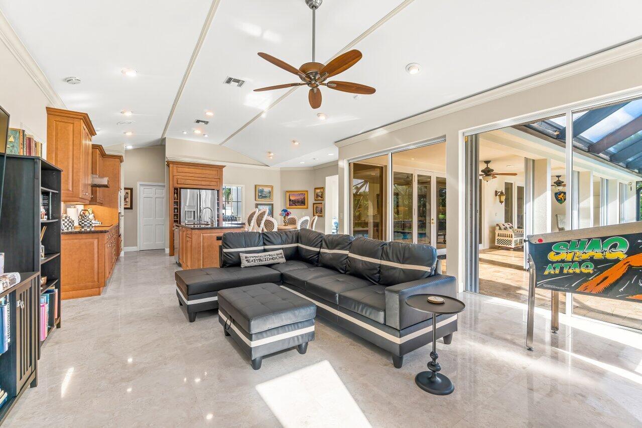 4626 Bocaire Boulevard Boca Raton, FL 33487 - Photo 18 of 47 020-4626BocaireBoulevard-BocaRaton-FL-33