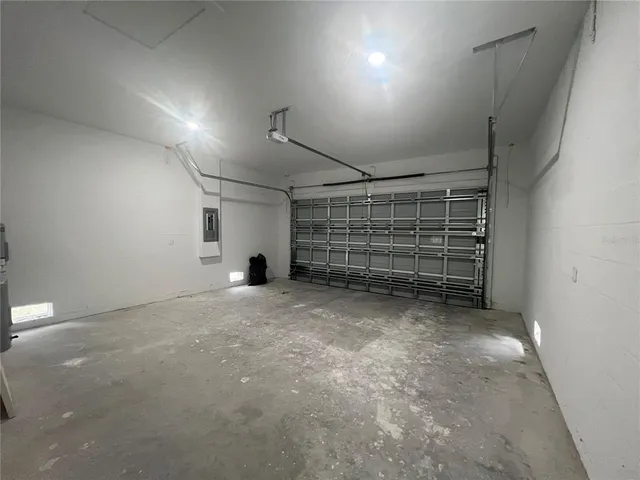 a view of room with an empty space