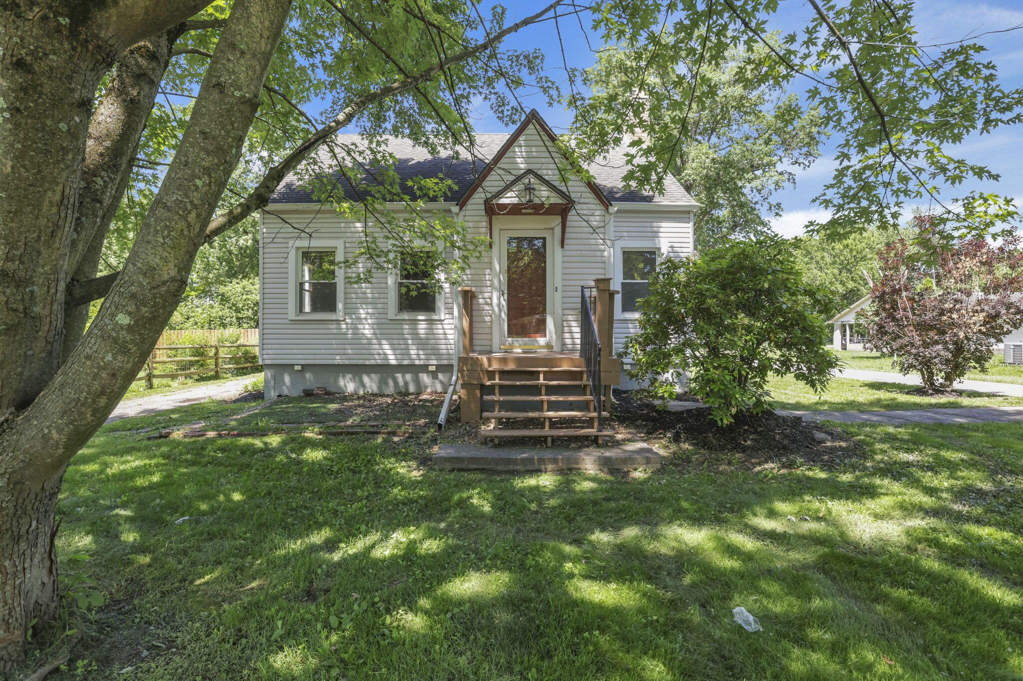3017 Courtright Road Columbus, OH 43232 - Photo 1 of 44 1-web-or-mls-4E7A9105