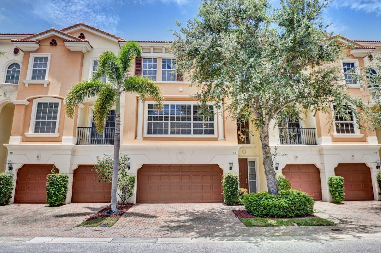609 Northeast Rossetti Lane Boca Raton, FL 33487 - Photo 1 of 41 Front Exterior