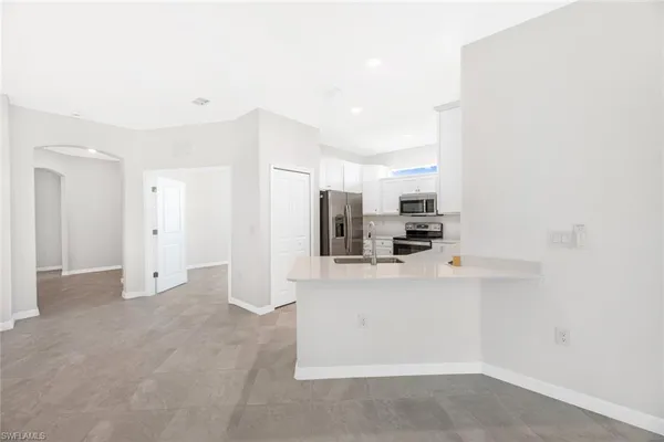 $2,700 | 2672 Vine Avenue, Naples, FL 34120