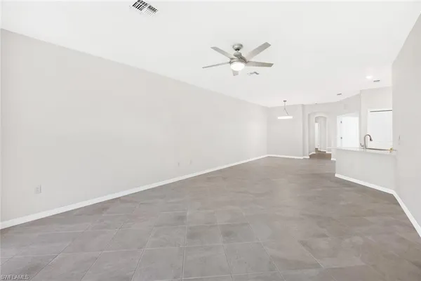 $2,700 | 2672 Vine Avenue, Naples, FL 34120