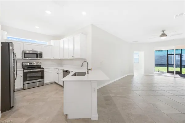 $2,700 | 2672 Vine Avenue, Naples, FL 34120