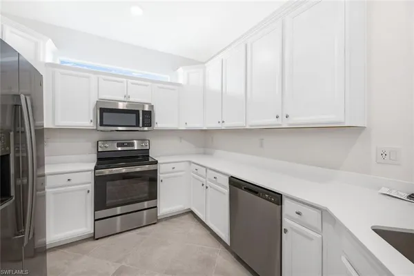 $2,700 | 2672 Vine Avenue, Naples, FL 34120