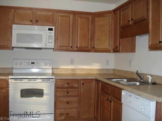 658 Ansley Way High Point, NC 27265 - Photo 4 of 7 Kitchen.