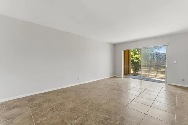 $1,850 | 1638 Embassy Drive, Unit 208, West Palm Beach, FL 33401