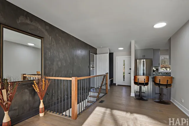 $537,000 | 218 North Shore Drive, Oakwood Hills, IL 60013