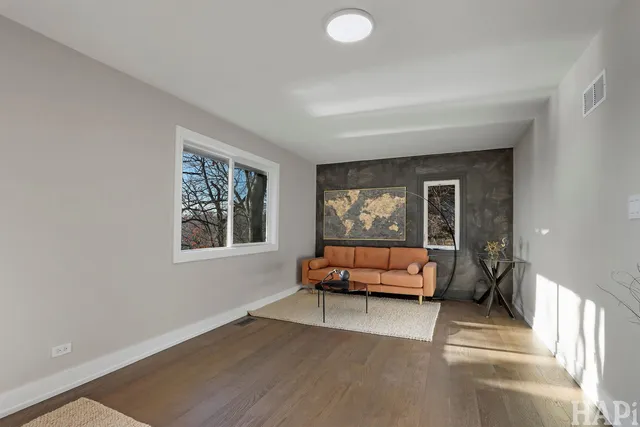 $537,000 | 218 North Shore Drive, Oakwood Hills, IL 60013