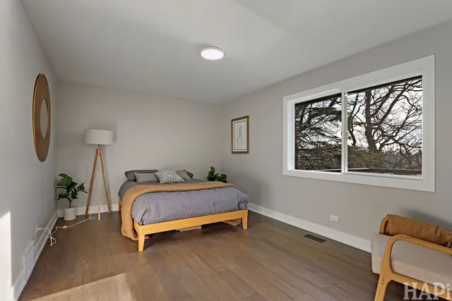 $537,000 | 218 North Shore Drive, Oakwood Hills, IL 60013