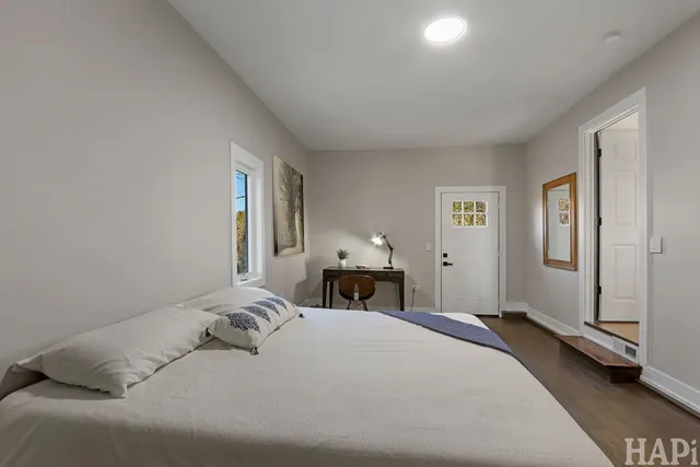 $537,000 | 218 North Shore Drive, Oakwood Hills, IL 60013