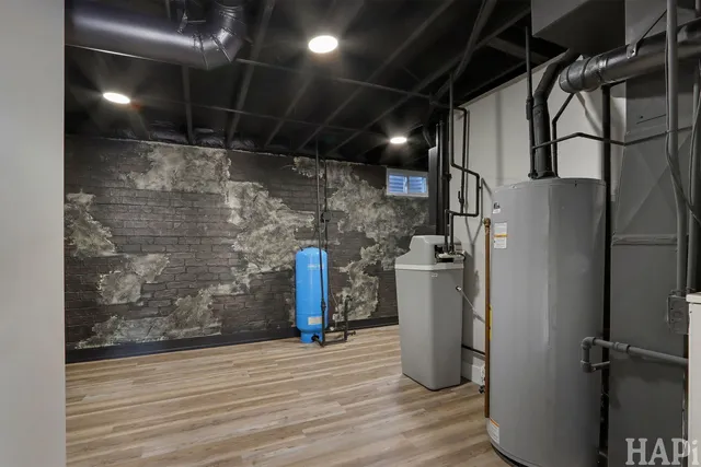 $537,000 | 218 North Shore Drive, Oakwood Hills, IL 60013