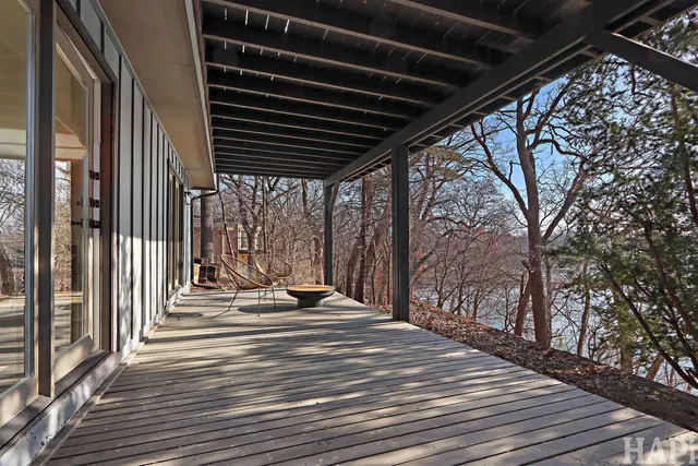 $537,000 | 218 North Shore Drive, Oakwood Hills, IL 60013