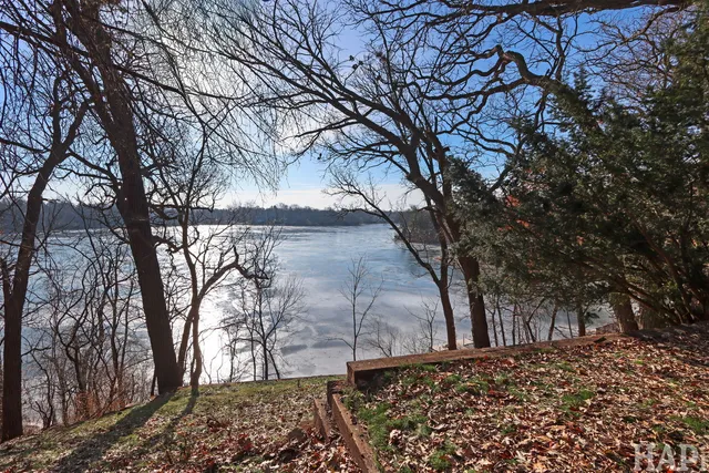 $537,000 | 218 North Shore Drive, Oakwood Hills, IL 60013