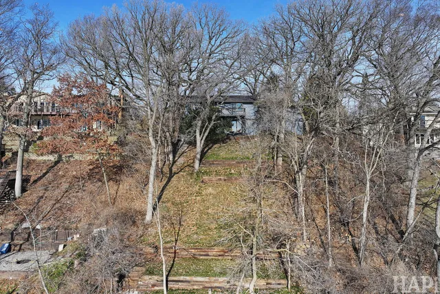 $537,000 | 218 North Shore Drive, Oakwood Hills, IL 60013