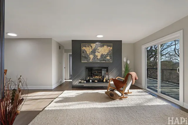 $537,000 | 218 North Shore Drive, Oakwood Hills, IL 60013