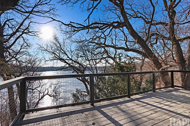 $537,000 | 218 North Shore Drive, Oakwood Hills, IL 60013