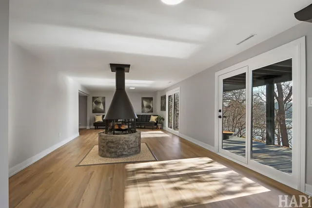 $537,000 | 218 North Shore Drive, Oakwood Hills, IL 60013