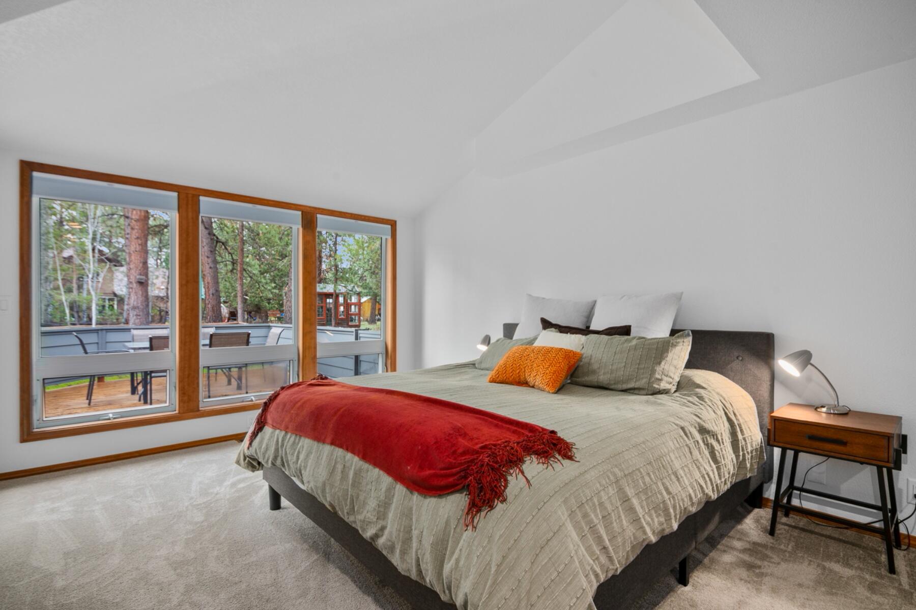 60604 Ridge Heights Bend, OR 97702 - Photo 21 of 48 batch_21-primary bed1