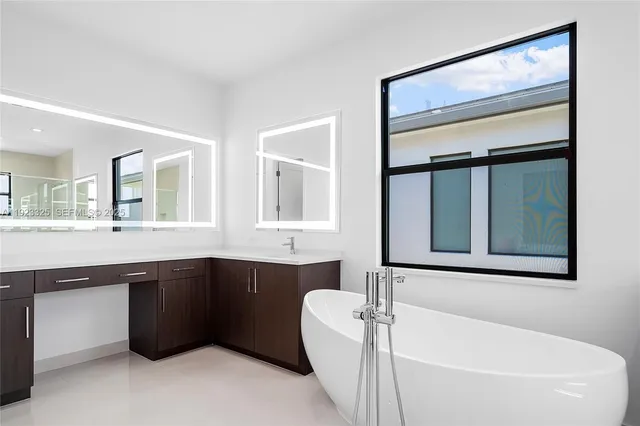 a close up of a bathtub curtain