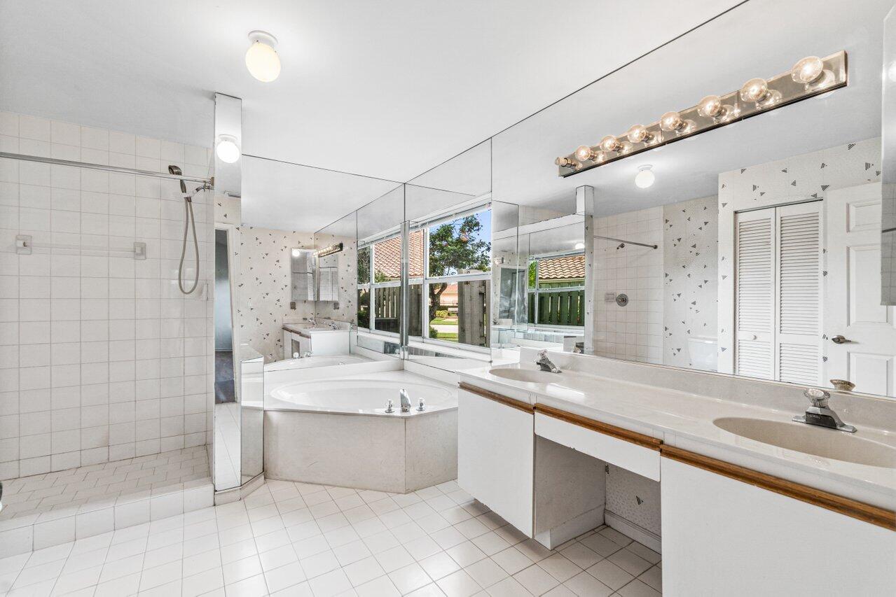8501 Windy Circle Boynton Beach, FL 33472 - Photo 17 of 33 Master Bathroom