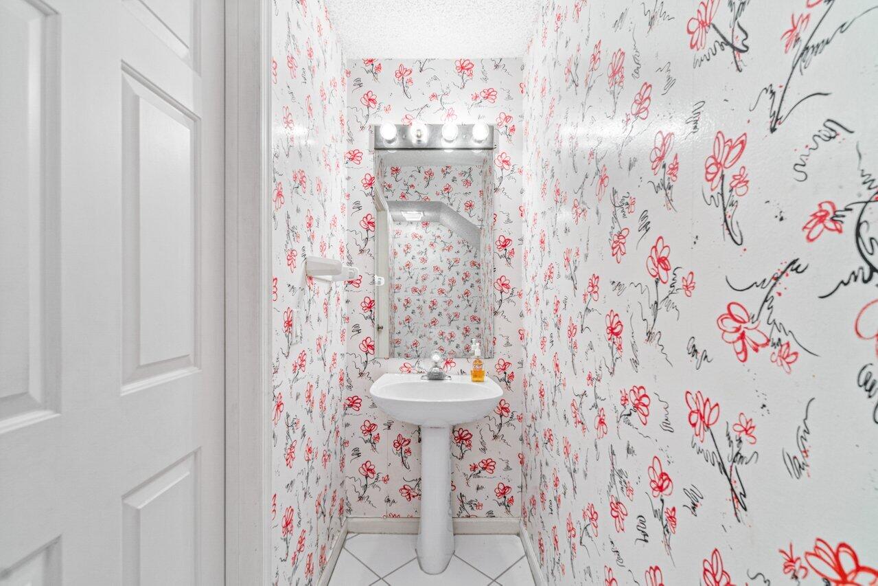8501 Windy Circle Boynton Beach, FL 33472 - Photo 19 of 33 Half Bathroom