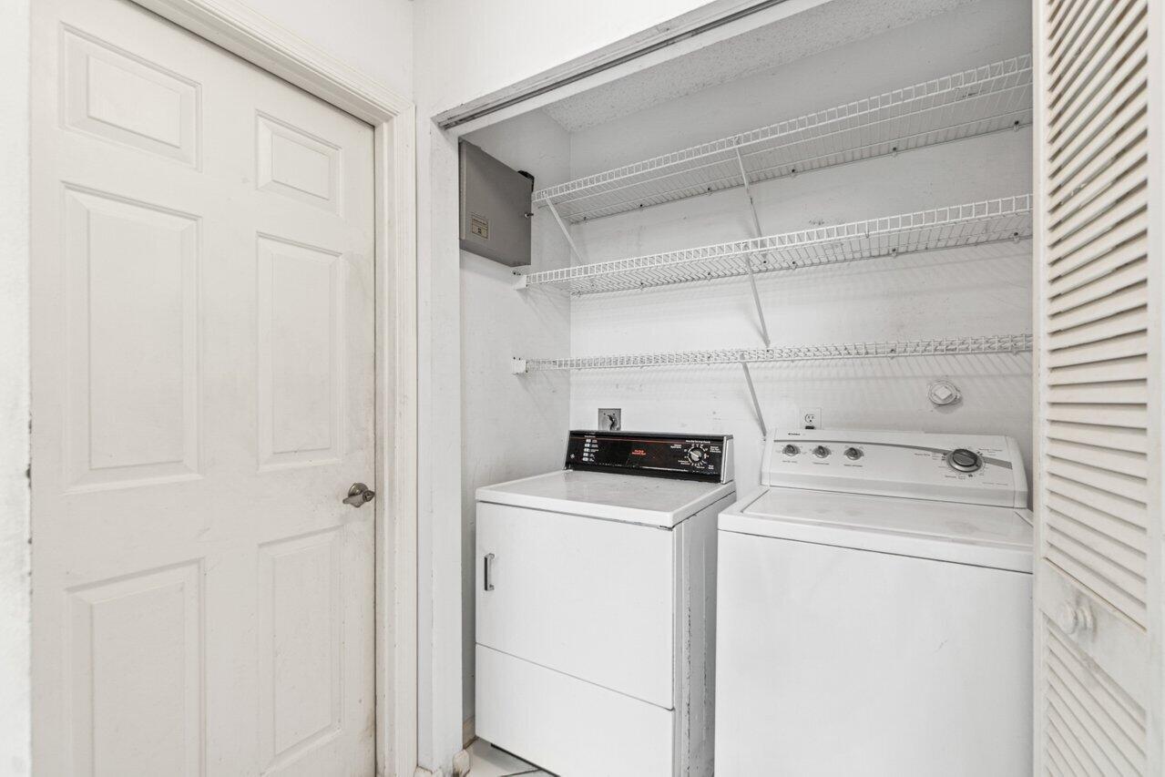 8501 Windy Circle Boynton Beach, FL 33472 - Photo 20 of 33 Laundry